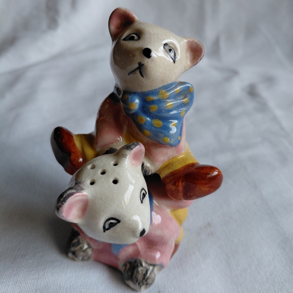 Vintage Salt & Pepper Shakers Anthropomorphic Ceramic Piggyback Stacking Bears